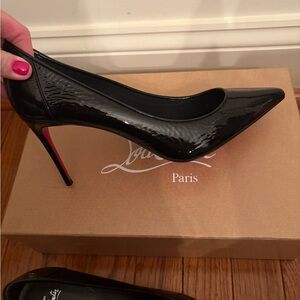 Louboutin Sporty Kate patent pump NIB